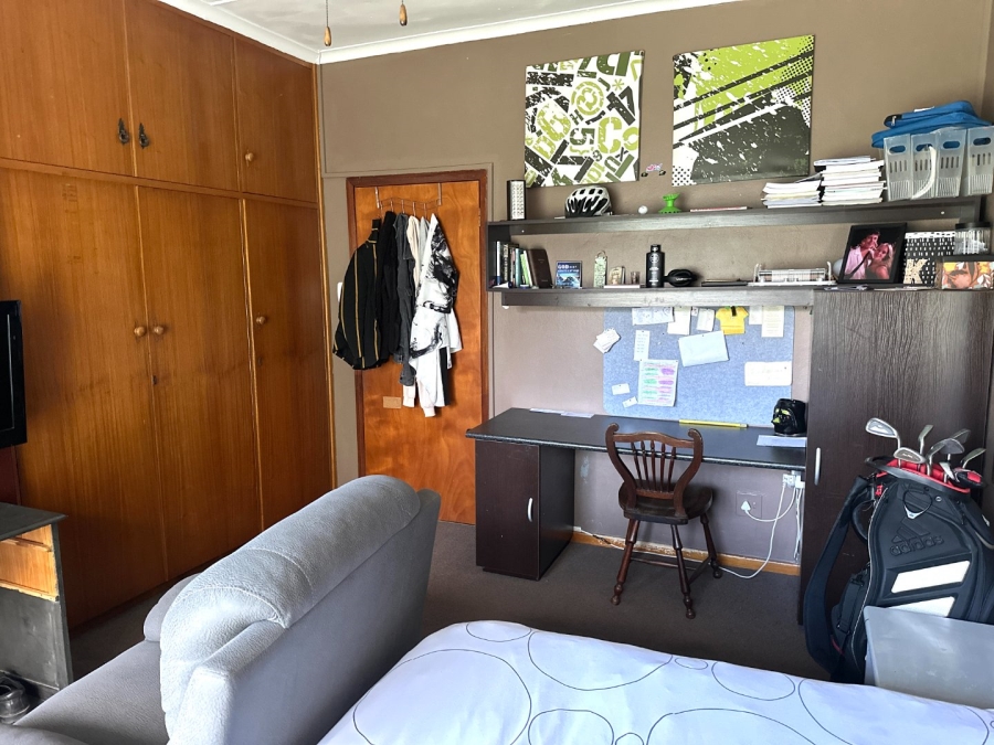 4 Bedroom Property for Sale in Bergsig Western Cape